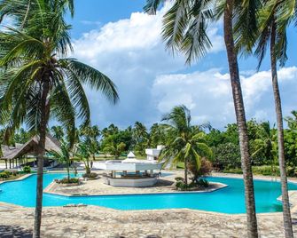 Chrystal Baharini - Ukunda - Pool