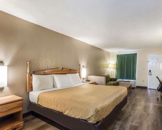 Econo Lodge Clinton - Jackson West - קלינטון - חדר שינה
