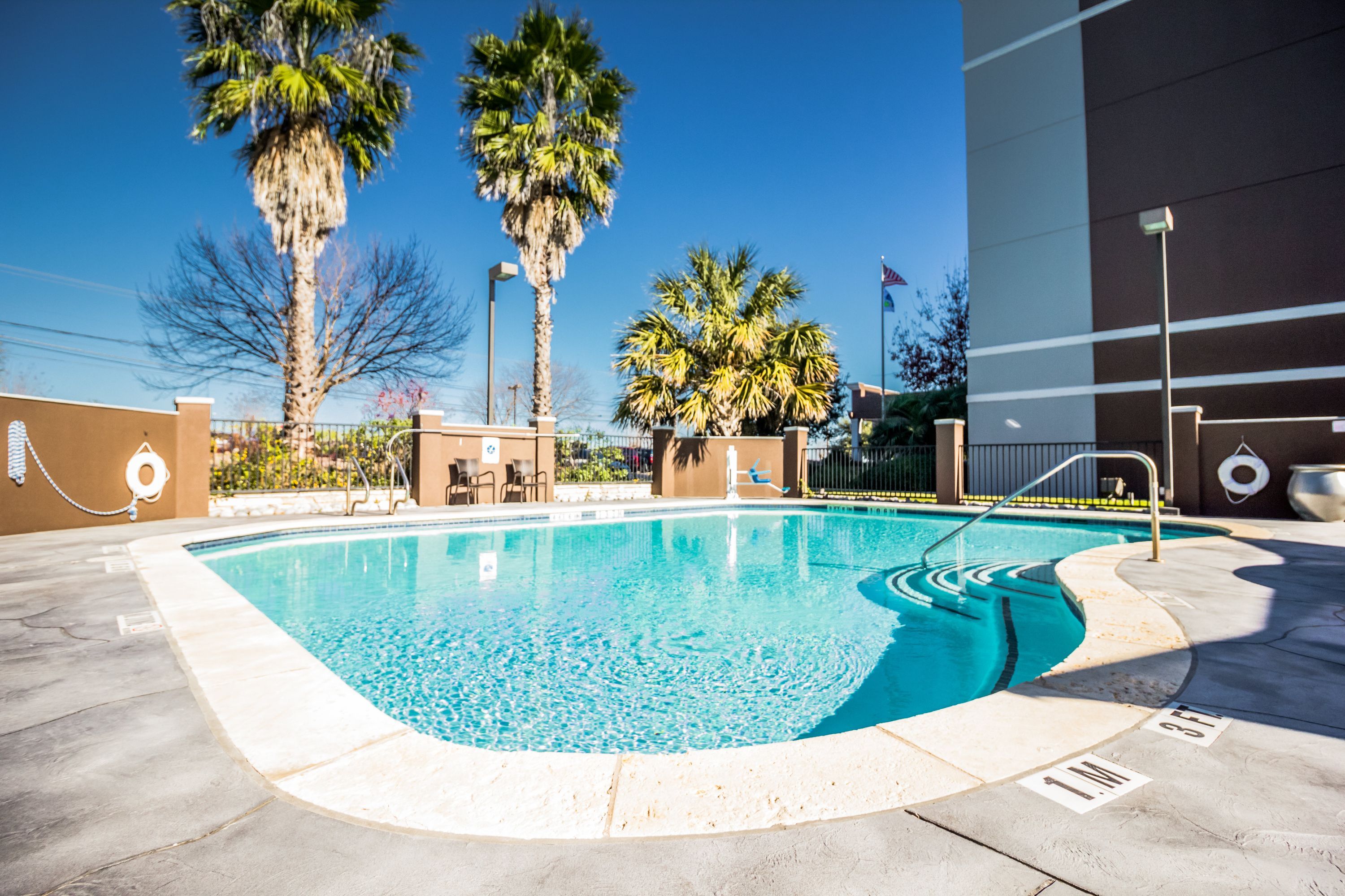 Atwell Suites Austin Airport - אוסטין - בריכה