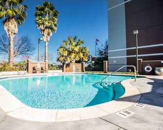 Atwell Suites Austin Airport - Austin - Pool