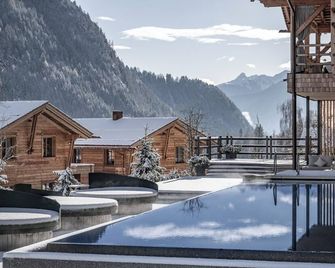 Valsegg Chalets Südtirol - luxury and private hideaway - Valles - Басейн