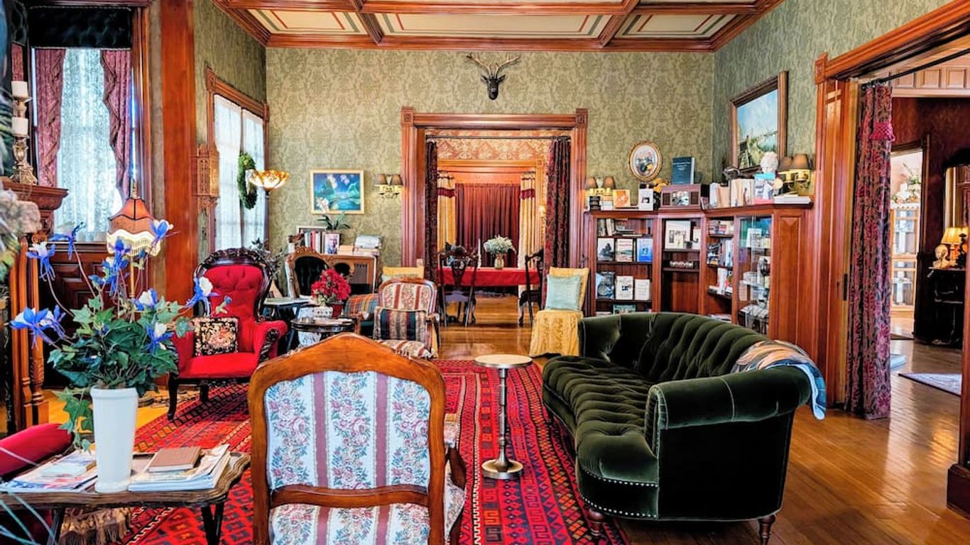 Alexander Mansion Bed & Breakfast