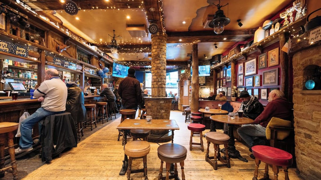 The Crown Pub & Guesthouse