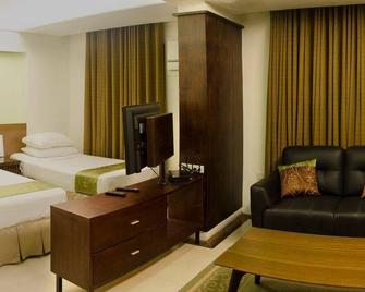 Chito's Hotel - Iloilo City - Bedroom