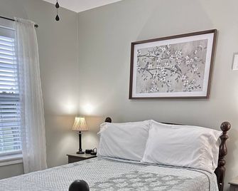 Barndominium on the Bourbon Trail - Hot Tub and Horses! Dog and Horse friendly! - Lawrenceburg - Habitación