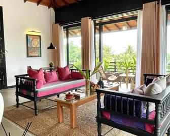 D' Art Villa Retreat And Spa - Tangalla - Oturma odası