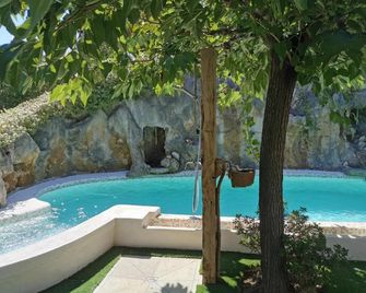 Casa Louise Suites And Spas Privatifs - Sainte-Maxime - Pileta