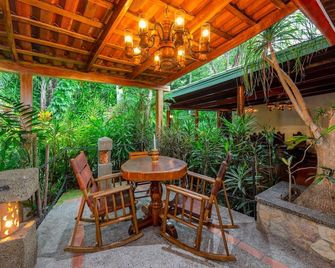 Escazu Vacation Rentals, Studio Apartments and standard rooms - San José - Patio