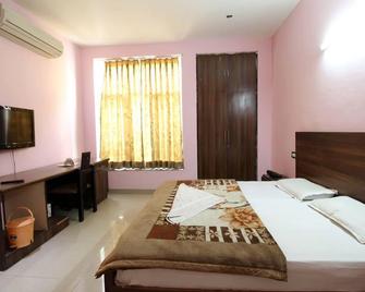 R S Residency - Gurugram - Bedroom