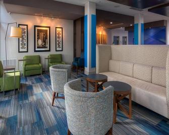 Holiday Inn Express Hotel & Suites Mount Pleasant, An IHG Hotel - Mount Pleasant - Lounge