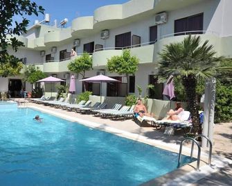 Anseli Hotel - Kremasti - Piscina
