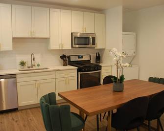 Pgh Delight - 4b/3b, All New W/ Free Street Parking, Perfect For Family Vacation - Pittsburgh - Cocina