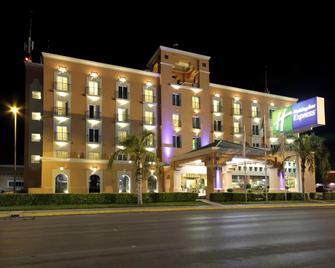 Holiday Inn Express Torreon - Torreón - Gebouw