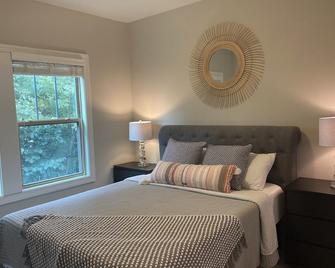 Cary Luxury House Near Rdu - Morrisville - Bedroom