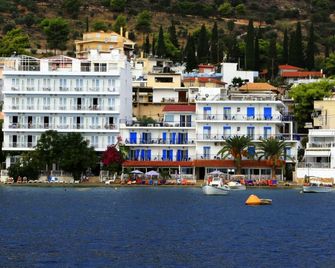 Hotel Aris - Tolo