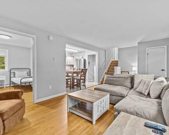 Charming 5B Home in Neighborhood - South Burlington - Sala de estar