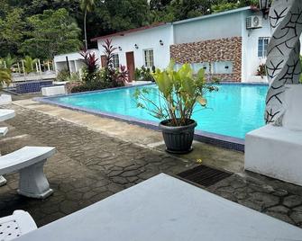 Villa Las Mellizas - Puerto Armuelles - Piscina