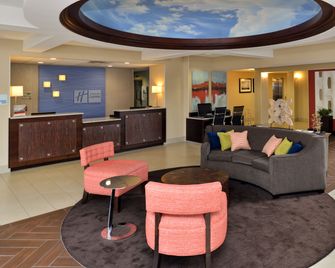 Holiday Inn Express & Suites Tampa Airport By IHG - טמפה - טרקלין