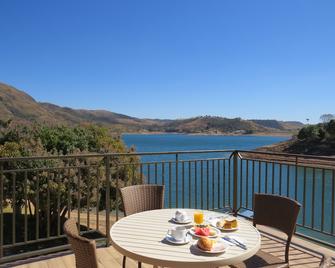 Pousada Mar de Minas - קאפיטוליו - מרפסת