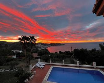 Charming Spanish villa, stunning sea views, swimming pool, Mediterranean garden - La Herradura - Pool