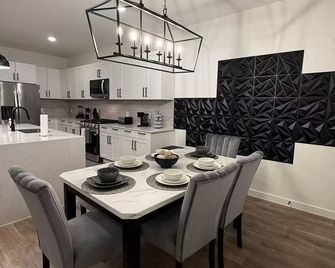 Spacious 3BR Gated Duplex with Resort Amenities - Dayton