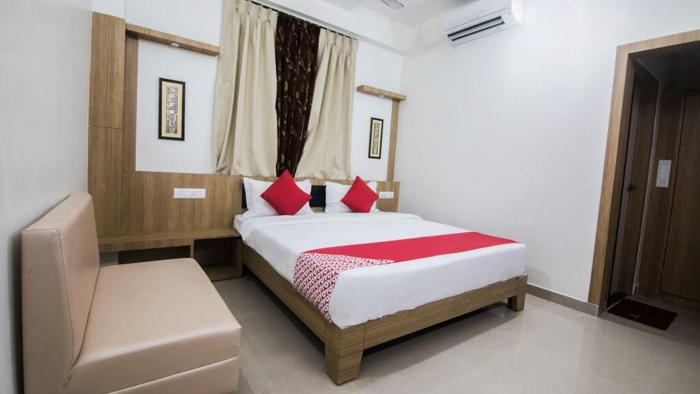 OYO 15700 Spectrum Residency