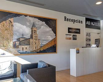 As Hoteles Ponferrada - Ponferrada - Recepce