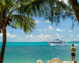 Majestic Paradise @ Truman Annex - Heart Of Old Town, Key West - Key West - Beach