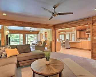 Riverside Retreat in The Catskill Mountains - Starlight - Sala de estar