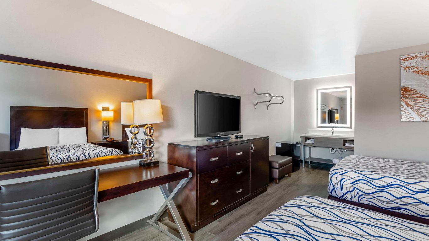 Rodeway Inn Orange Park - Jacksonville near Naval Air Station