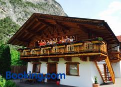 Inn-side Adventure Cabins - Haiming - Building
