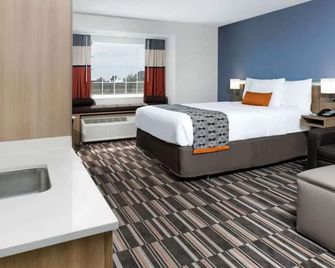 Permian Studio Apartments - Monahans - Bedroom
