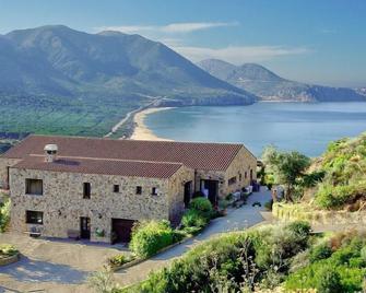 Hotel Sardus Pater - Fluminimaggiore - Building