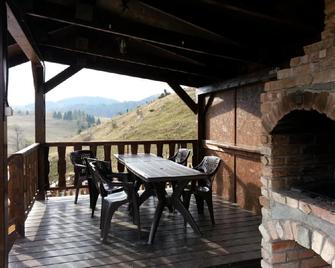 Pensiunea Crai Nou - Fundata - Balcony