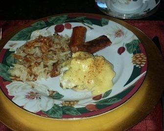 Baer House Inn - Vicksburg - Food