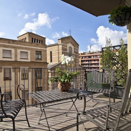 Vienna Hotel Shenzhen Xintian image 1