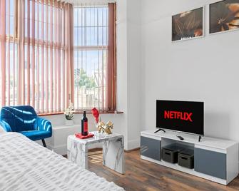 Home Apartments in Leicester - Leicester - Living room