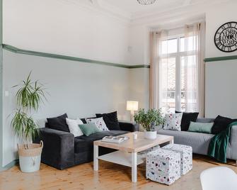 Leon Hostel - לאון - סלון