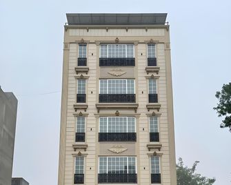 Two Bedroom Apartment, Multazam Heights, Dha Phase 8 - Lahore - Byggnad