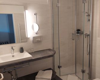 Hotel Stadt Gernsbach - Gernsbach - Badkamer
