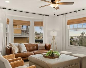 Modern Farmhouse in the Heart of San Diego - سان دييغو - غرفة معيشة