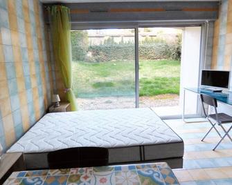 Studio Avec Vue Sur La Ville Et Terrasse - Brioude - Schlafzimmer