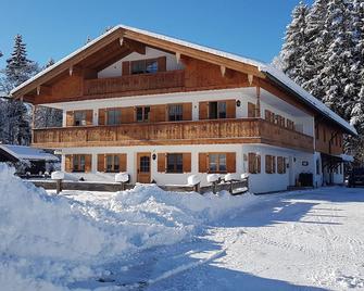 Apartment 6 (App-Mansard) - Apartments Lohbinder (Fam. Holzer) - Rottach Egern - Gebäude