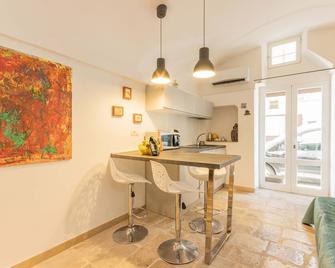 Extravacanza Old Town - Polignano a Mare - Cocina