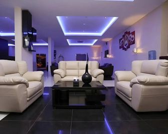 Raoum Inn Serviced Apartments-Hafr Al Batin - Hafar Albatin - Area lounge