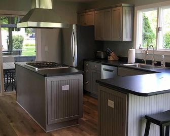 Great Location & Island Getaway With Lake Access On Beautiful Lake Wawasee! - Syracuse - Cocina