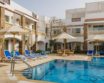 Camel Dive Club & Hotel - Boutique Hotel - Sharm el-Sheij - Pileta