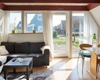 Holiday Home Gedser XXXI - Gedser - Living room
