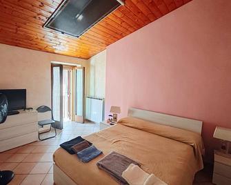 Secret Zen House in the Center W Free Parking and 24Hours Automatic Check-In - Casale Monferrato - Chambre