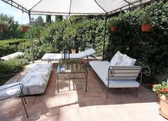 Bilocale in strada Vestricciano Genna con giardino privato - Perugia - Patio